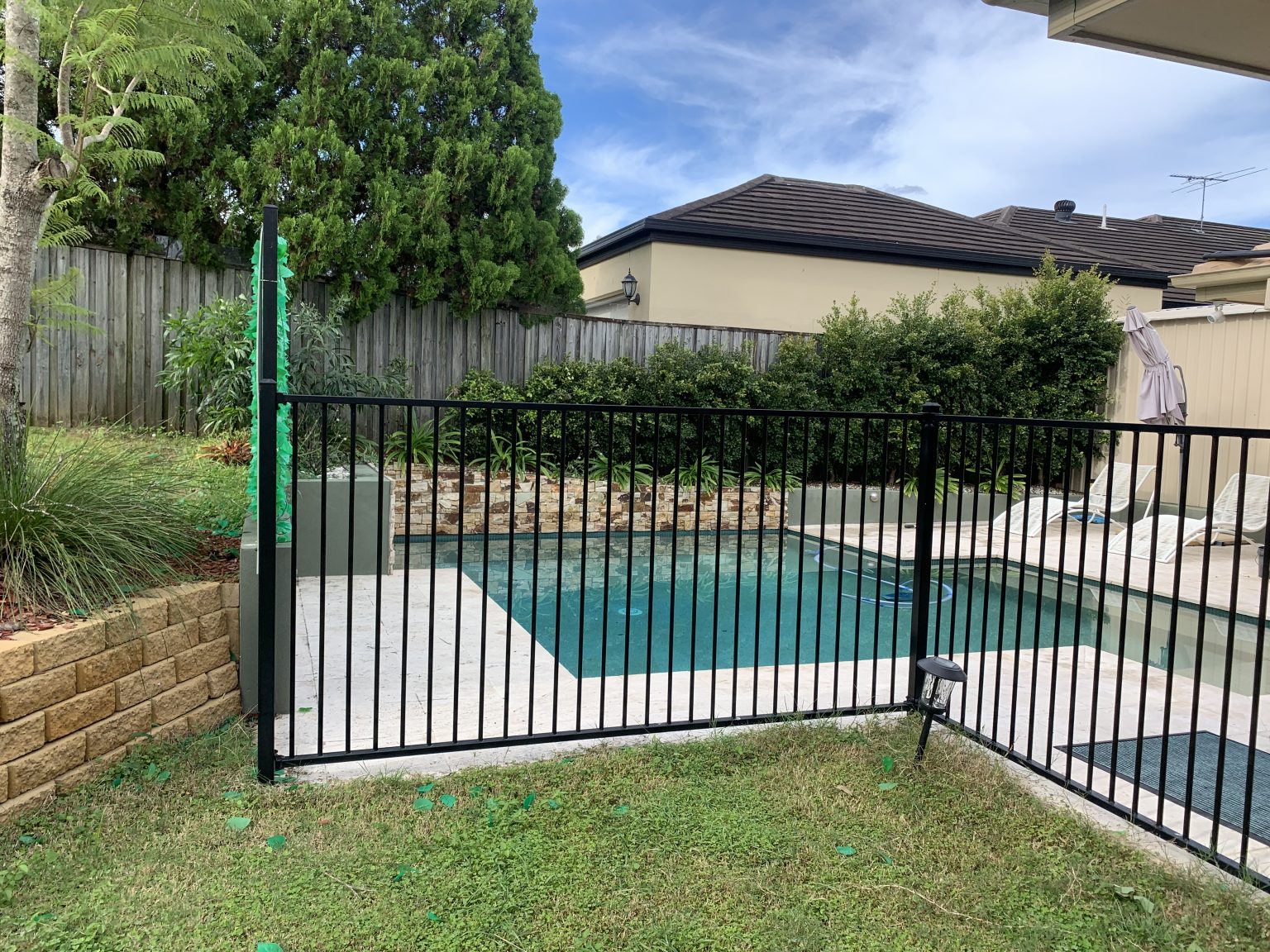 Flat Top Pool Fence – Platinum Ocean International