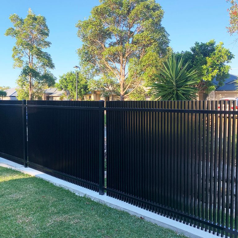 Luxury Blade Fence Platinum Ocean International